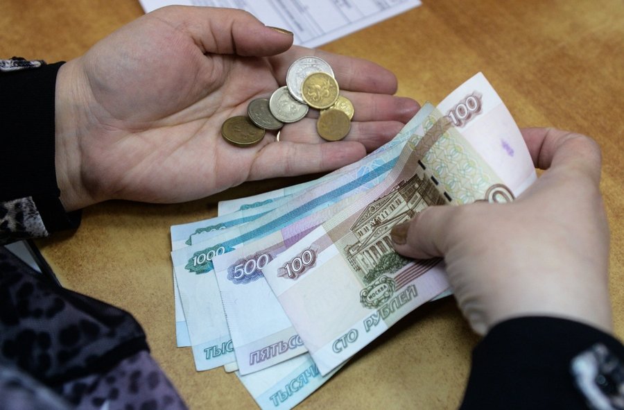 Задолженность россиян составила почти 5 трлн рублей