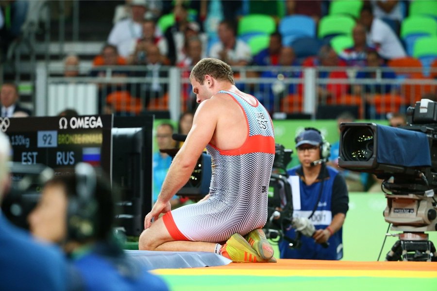 Борец Сергей Семенов одержал победу бронзовую медаль на Олимпиаде в Рио